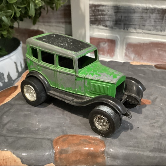 “5/$25” - Vintage Tootsietoy Model A Ford Touring Sedan - Collectible Diecast - Picture 6 of 11
